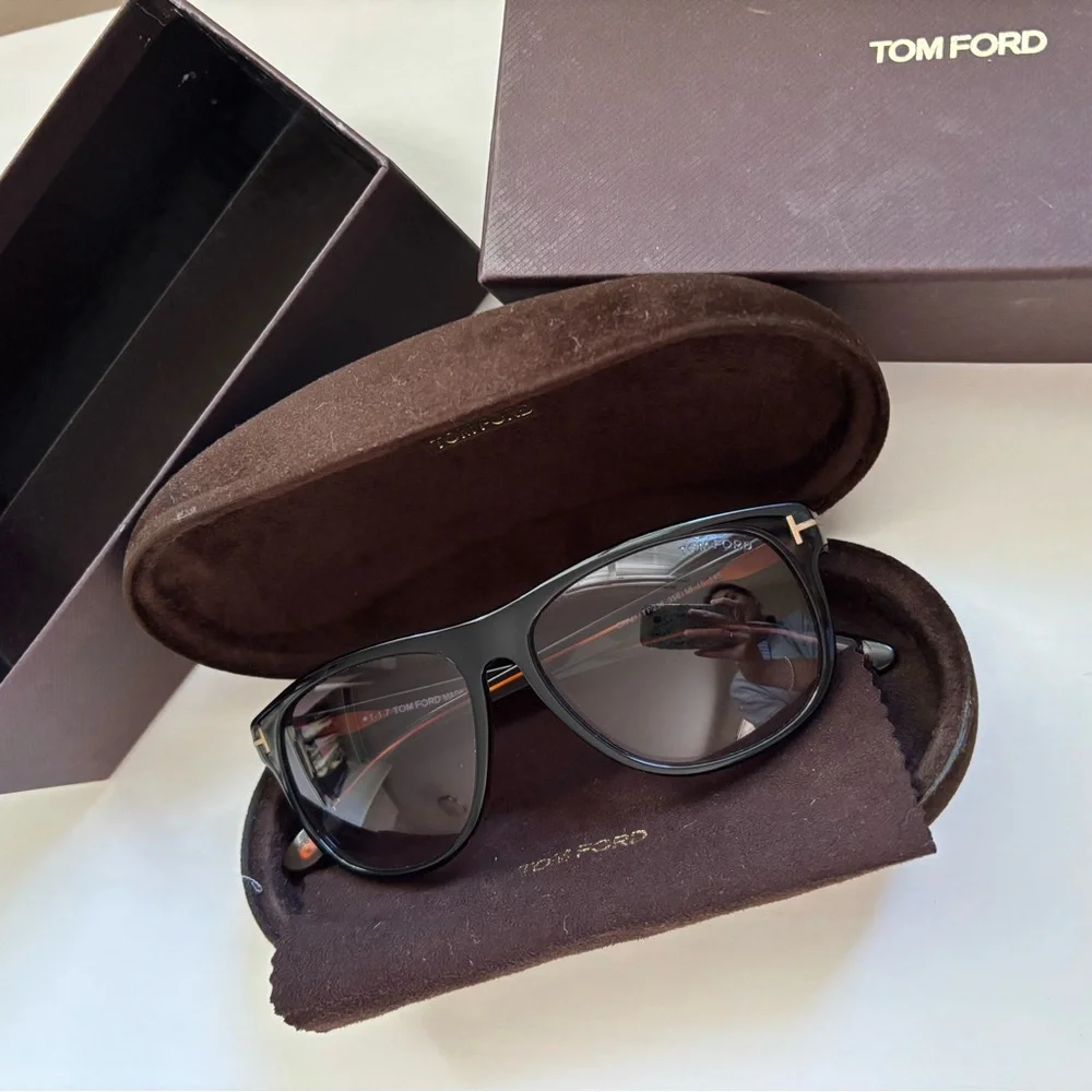 Tom Ford Oliver Black Sunglasses - Picture 2 of 12